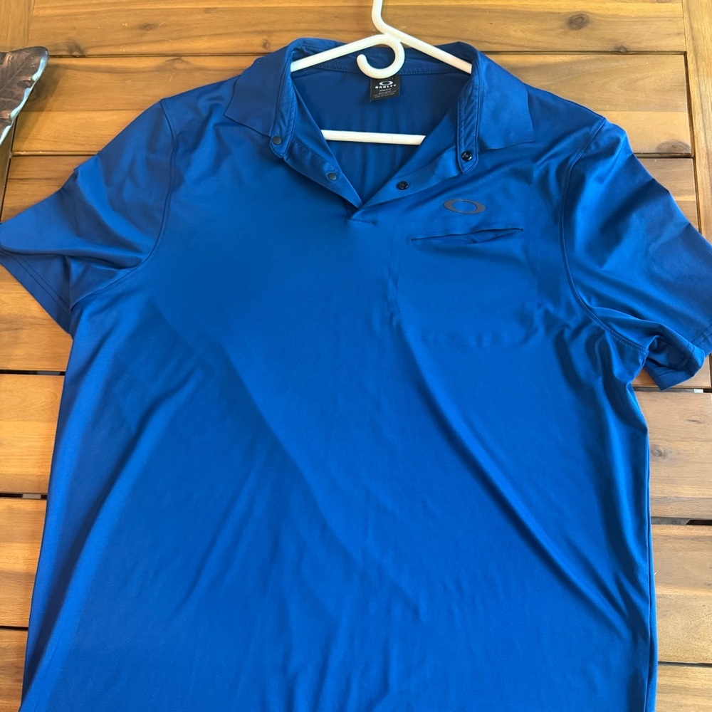 Oakley Men's Vibrant Blue Polo